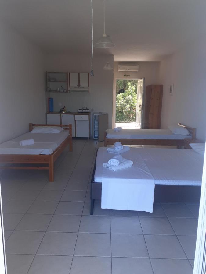 Alexios Apartments Perdika  Eksteriør billede
