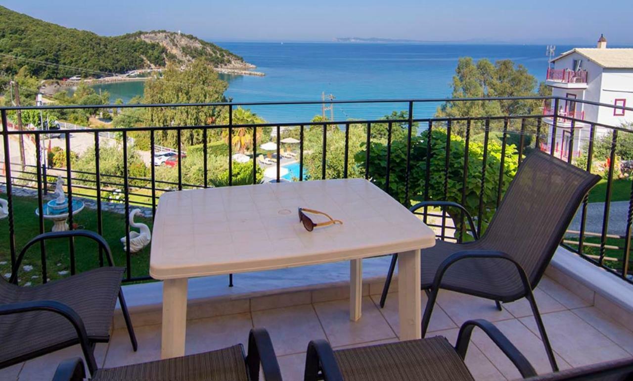Alexios Apartments Perdika  Eksteriør billede